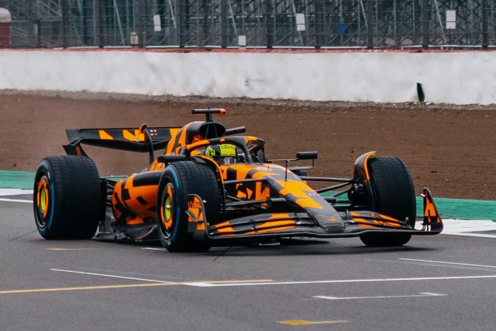 McLaren MCL39